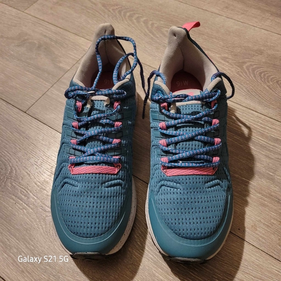 NWOT🔥 Avia Women's Trail Walker Sneakers - Picture 2 of 6